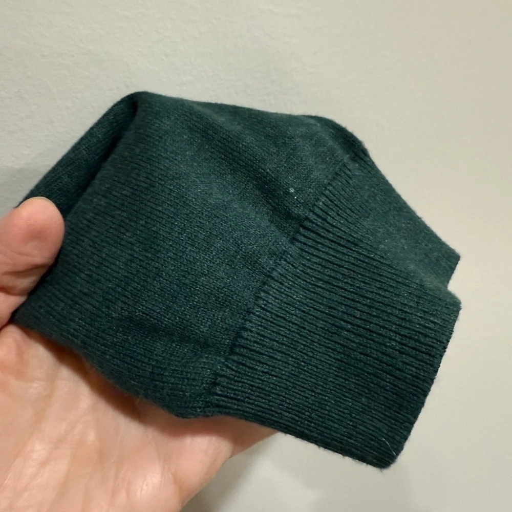Van Heusen Men's Large Green V-Neck Lightweight Pullover Preppy 90s Minimal
